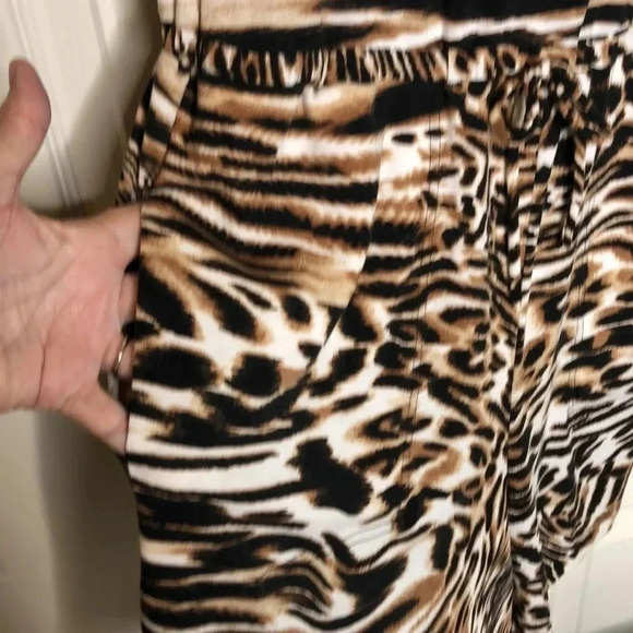 BEACH BREAK Animal Print Romper - Picture 4 of 8